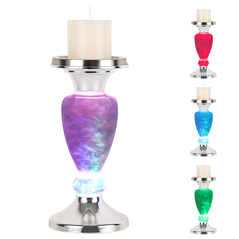 Pilves öövalgus küünlaga